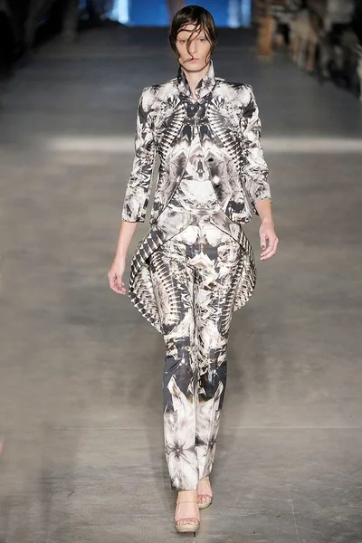 Look 27